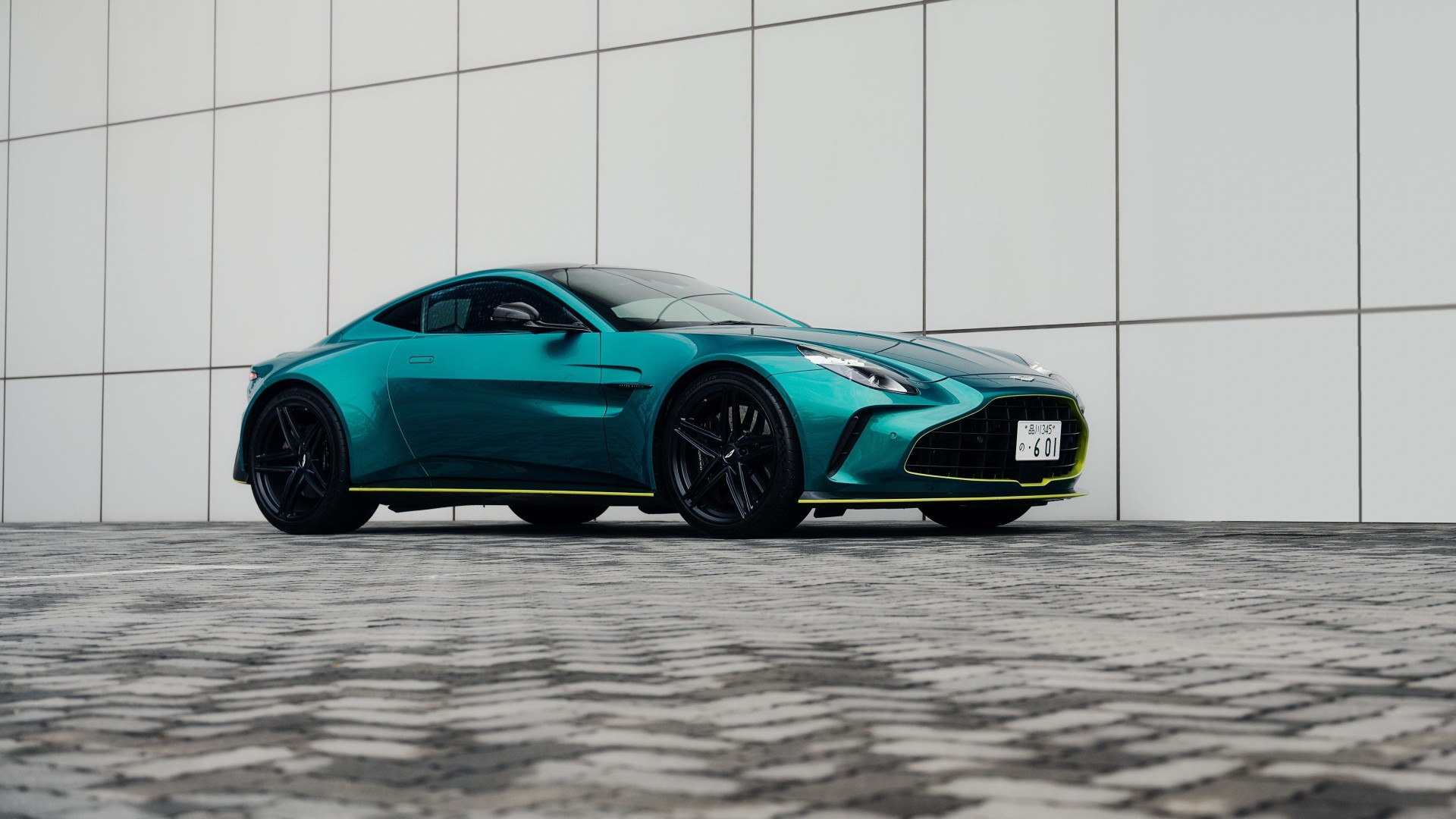 Aston Martin Vantage Wallpaper Hd Car Wallpapers